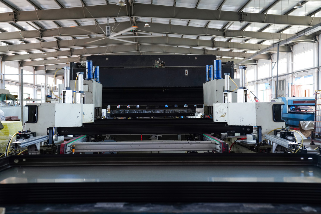 Thin Solar Flat Plate Collector